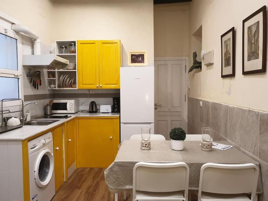 Apartament Imperial Center Seville New Management Since April מראה חיצוני תמונה