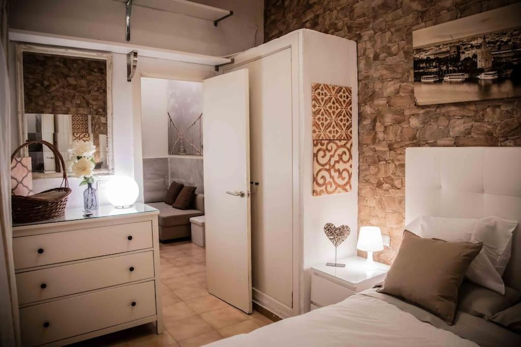 Apartament Imperial Center Seville New Management Since April מראה חיצוני תמונה